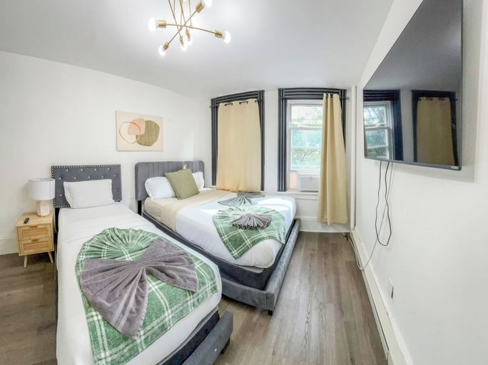 Room 2, 20 Mins to Manhattan w/Full kitchen (Apt. 5), Hudson