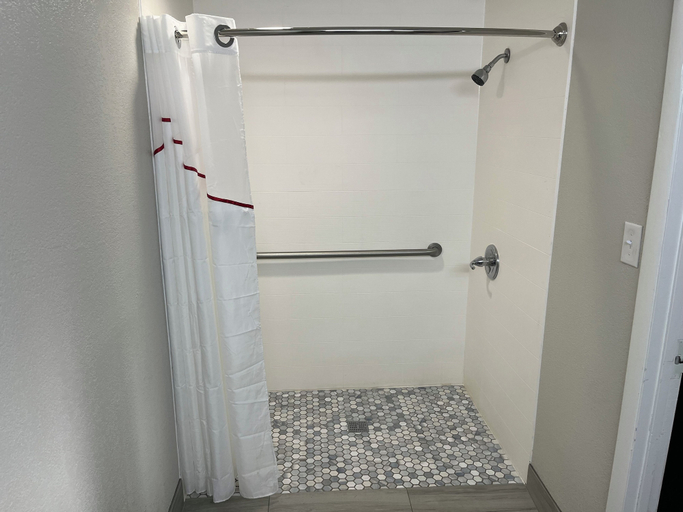 Bathroom 4, Red Roof Inn Rockingham, Richmond