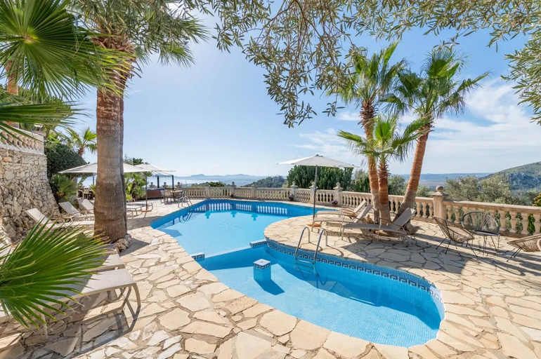 Sport & Beauty 2, Villa Oscols d'Alt, Baleares