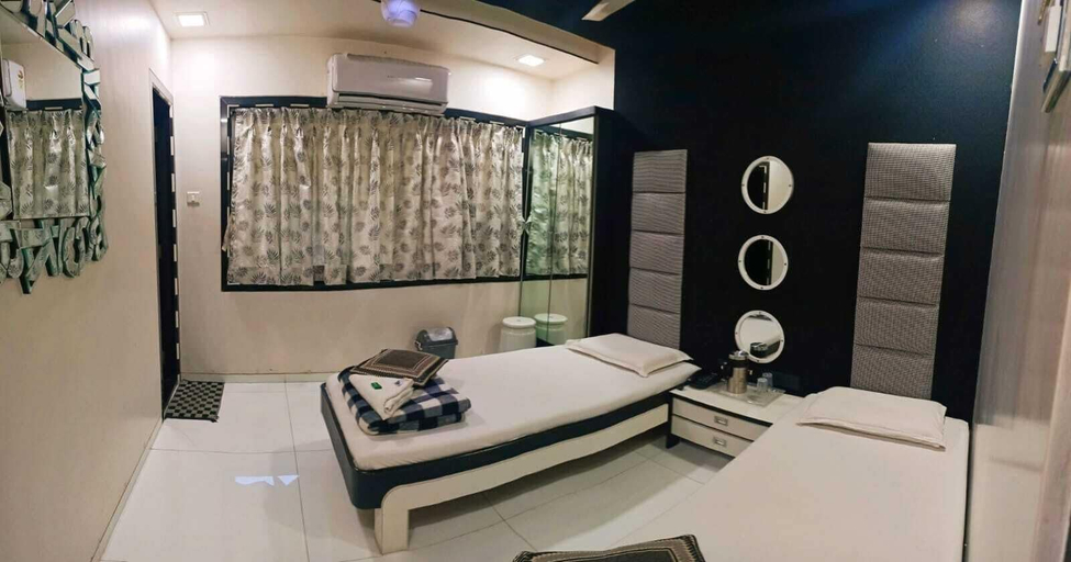 Room 2, Nice Guest House, Mumbai Suburban