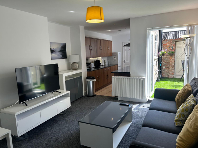Others 3, Norton Serviced Apartments Free Private Parking Wifi, Stockton-on-Tees