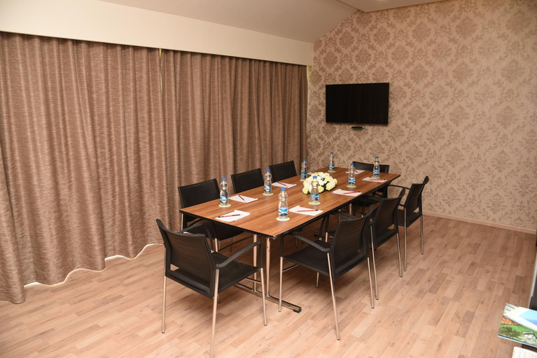 Business Facilities, EKA CLUB, Ahmadabad