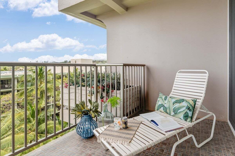 Interior 5, Kaanapali Oceanfront 1BR Superb Views, Sleeps 4-whaler 712, Maui