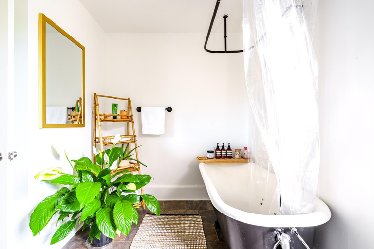 Bathroom 3, Jungle House Luxury Stays - Downtown Columbus & Short North, Franklin