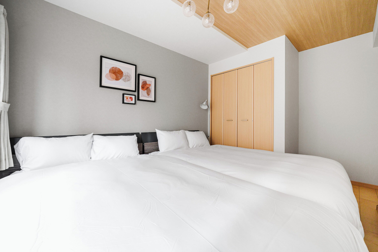 Room 2, E-US NAEBO STATION 101, Sapporo