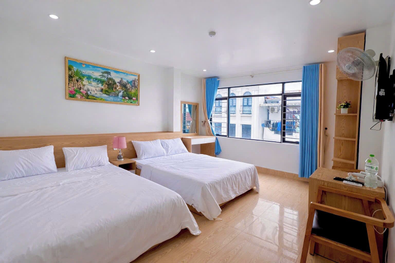 Room 5, Sea Side Hotel & Music Box, Cát Hải
