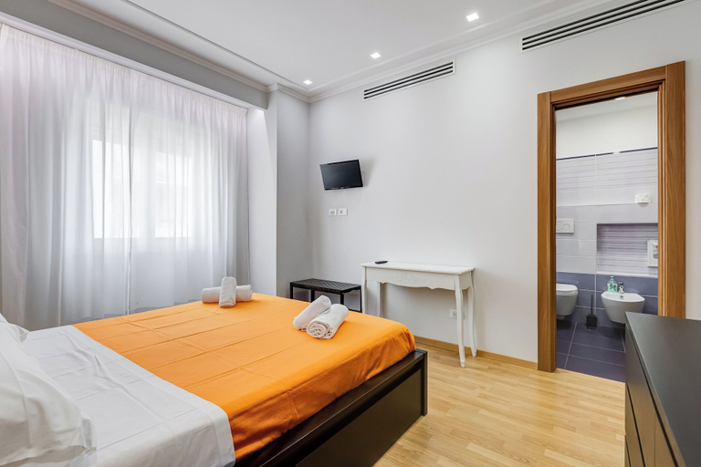 Room 3, Vatican Flat 2 Bedrooms 2 Ensuite Baths, Rome