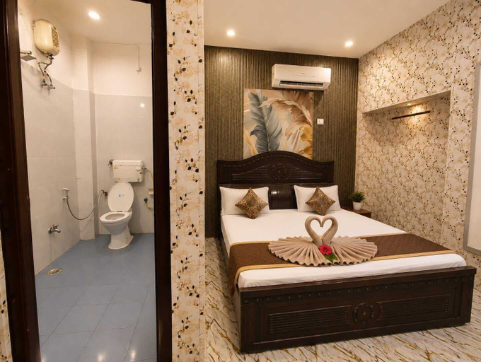 Room 2, Hotel Tejas Inn, Varanasi