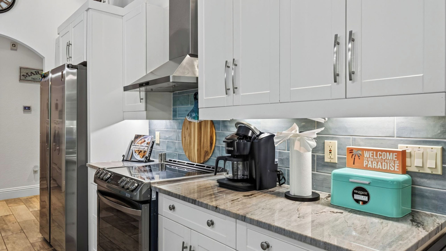 Interior 4, A Peaceful Paradise by Avantstay Screened Pool + Outdoor Kitchen + Fire Table 15 Min to 5th Ave, Collier