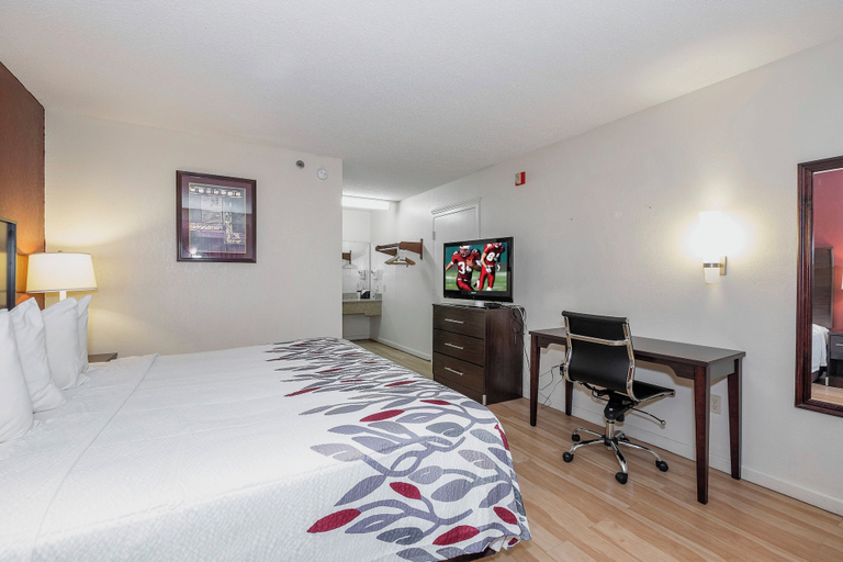 Bedroom 3, Red Roof Inn & Suites Rome, Floyd