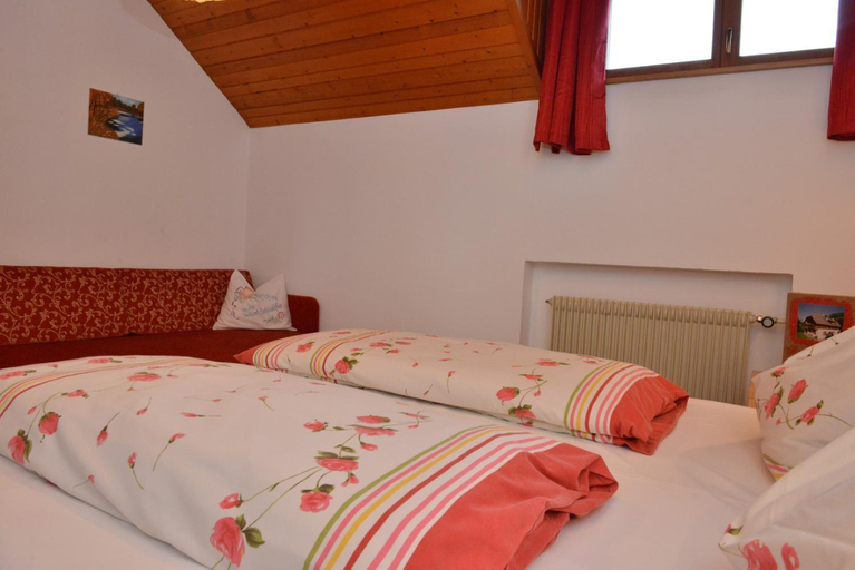 Bedroom 2, Appartements Hoferhof, Bolzano