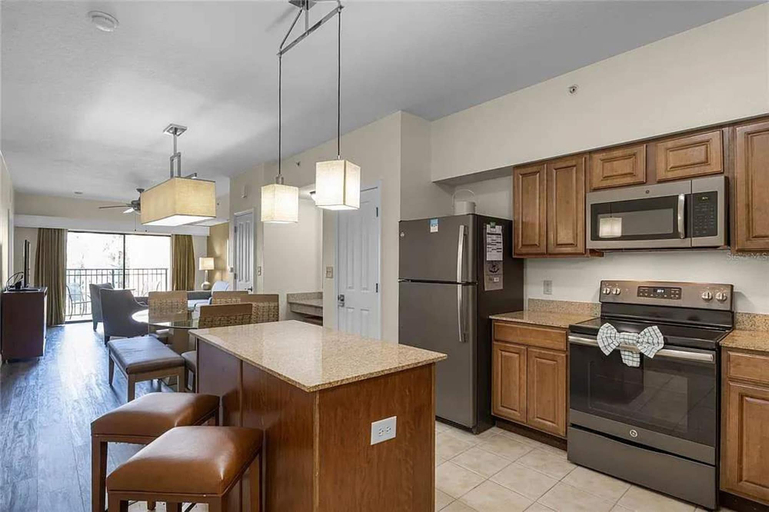 Room 2, Stay Near Disney 2BR Pools Arcade, Orange
