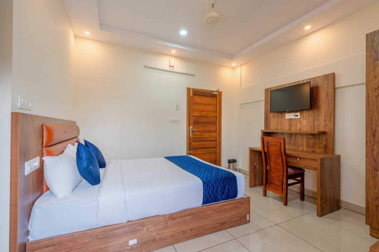 Room 1, Chaithanya Residency, Ernakulam