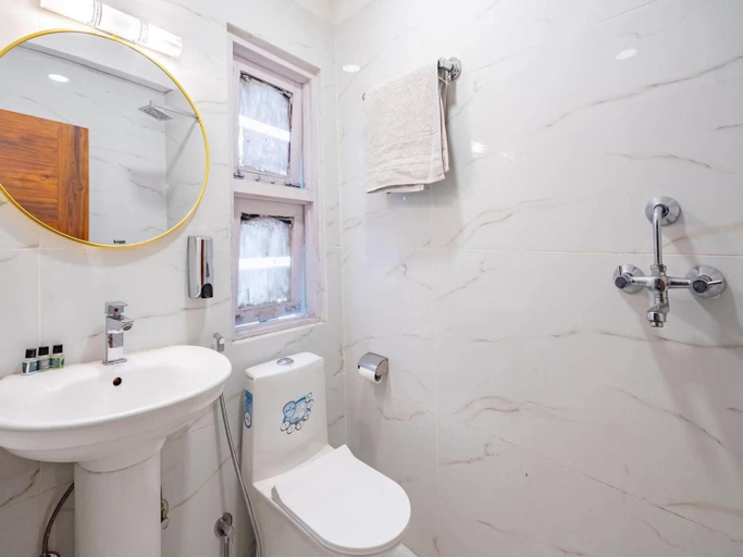 Bathroom, Hotel Om Ganapati, Bagmati