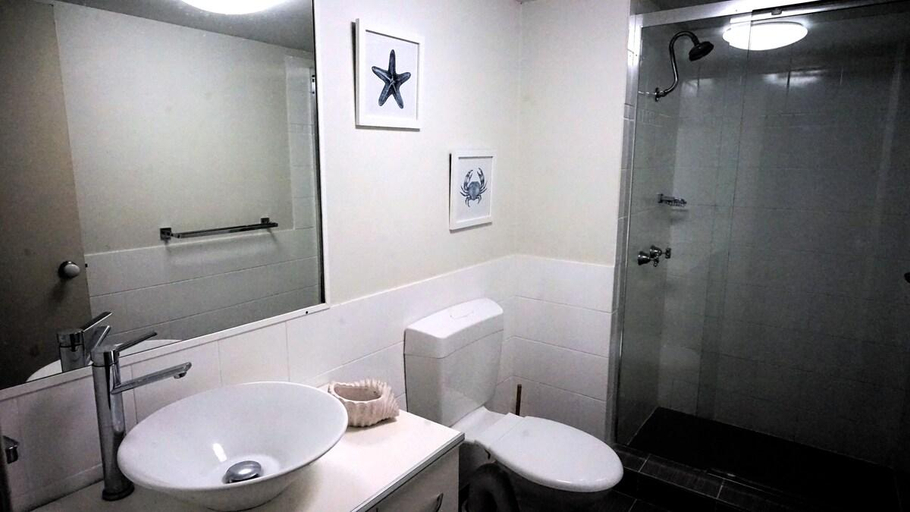 Bathroom 4, Grand Florida at Miami Beach, Gold Coast