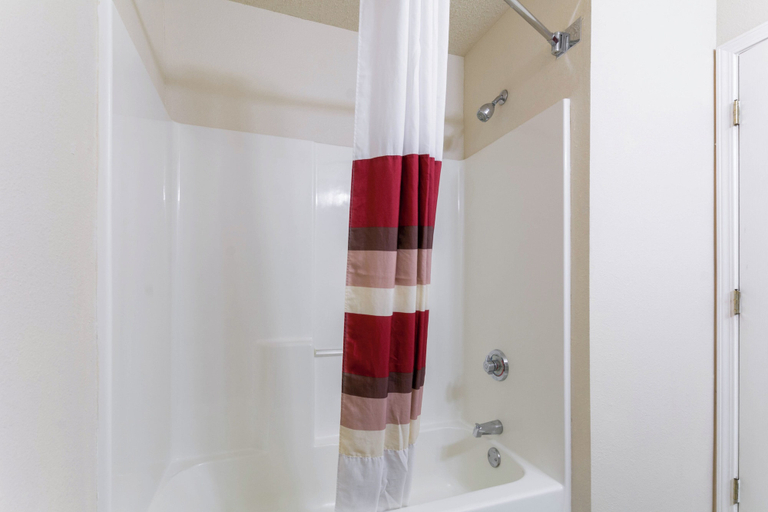 Bathroom 4, Red Roof Inn Carrollton, Carroll