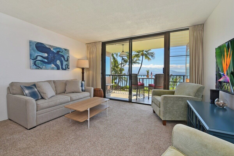 Interior 4, Oceanfront 1BD Amazing Ocean Views - Maalaea Banyans 203, Maui