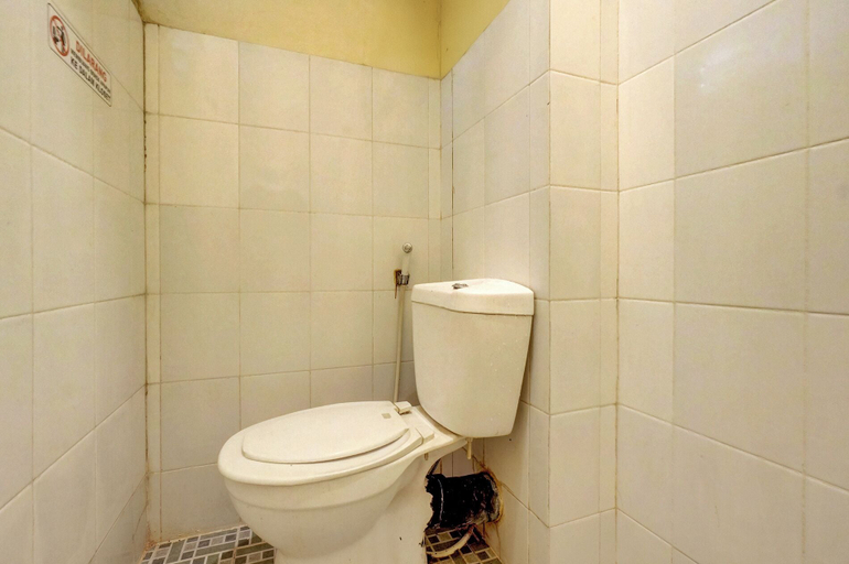 Bathroom 2, Apartemen Cibubur Village @ Kaisar Property By ARBA, East Jakarta