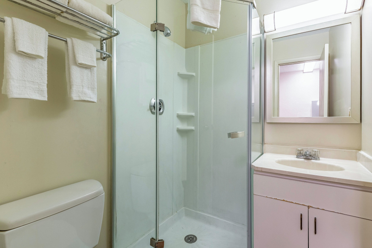 Bathroom 5, HomeTowne Studios by Red Roof Atlanta - Norcross South, Gwinnett