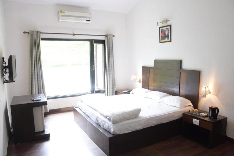 Bedroom 2, 8fold-Pinecrest by LaRiSa, Bhimtal, Nainital