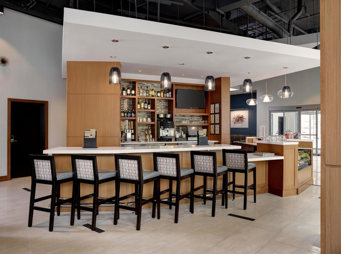Food & Drinks 5, Hyatt Place Arlington/Courthouse Plaza, Arlington