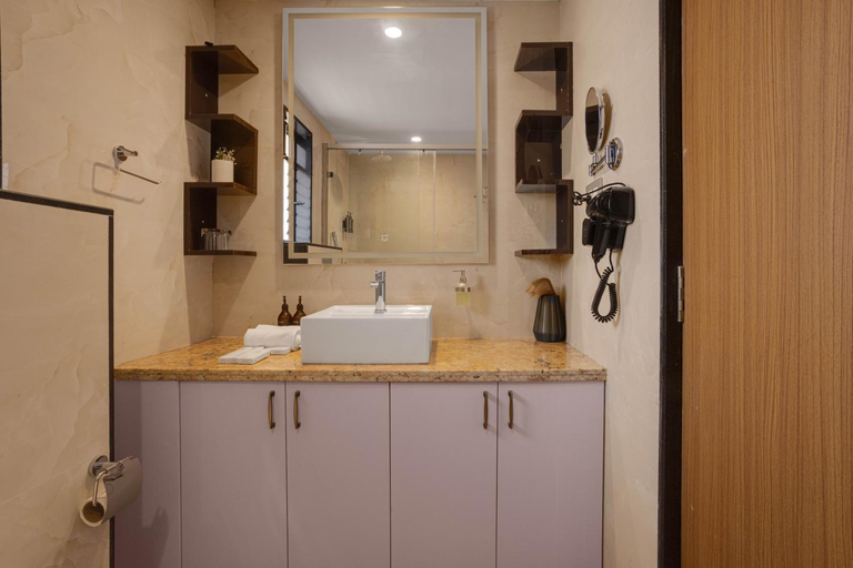 Bathroom 4, Casa Amarilla Hotel, North Goa