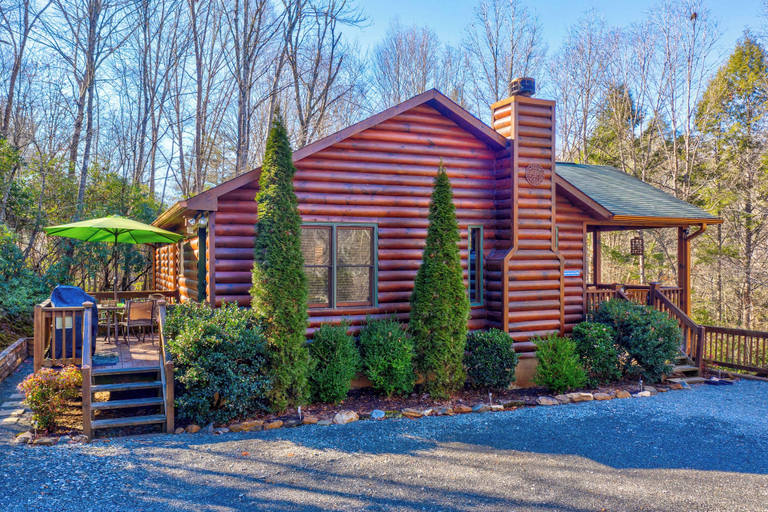 Exterior & Views 2, Misty Creek Cabin Private 3 BDR w/ Game Room!, Fannin