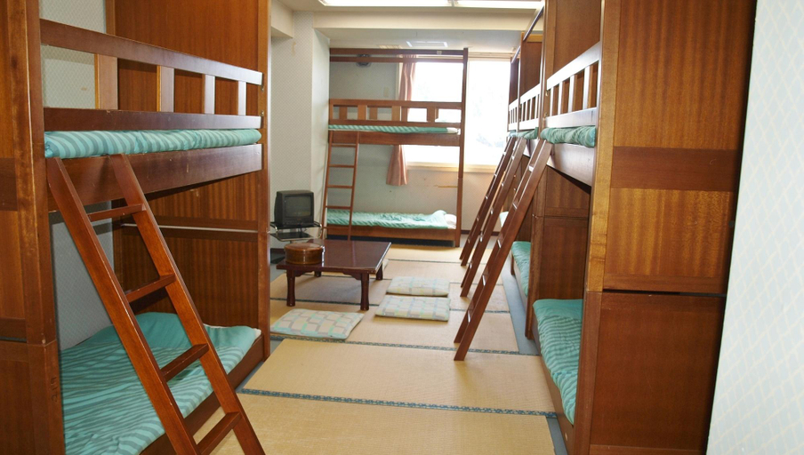 Bedroom 2, Shiga Swiss Inn, Yamanouchi