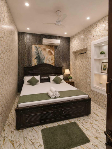 Room 5, Hotel Tejas Inn, Varanasi