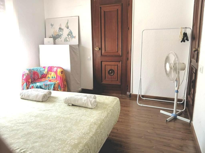 Bedroom 3, Chez Moi White Room, Alicante