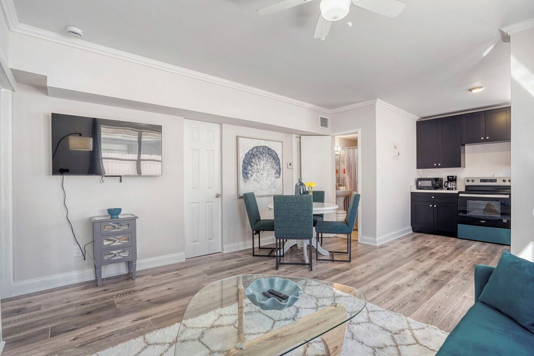 In-room dining, Lauderdale Breeze Villas, Broward