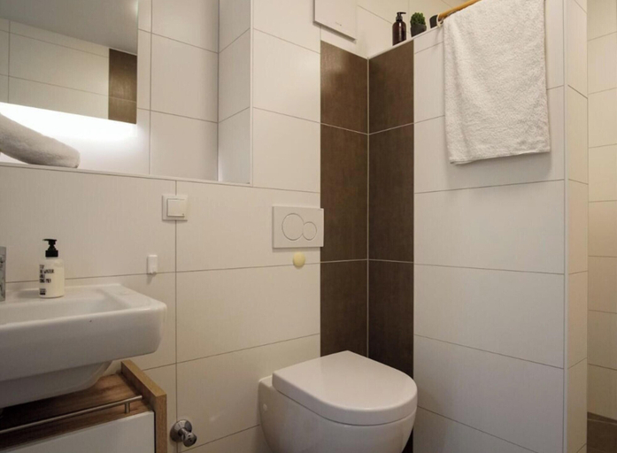 Bathroom 2, Holiday Apartment With 1 Bedroom, Ostholstein