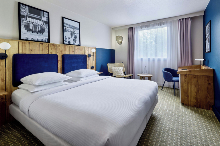 Bedroom 3, Four Points by Sheraton Paris Charles de Gaulle Airport, Val-d'Oise