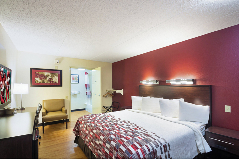 Bedroom 3, Red Roof Inn Cincinnati East - Beechmont, Clermont