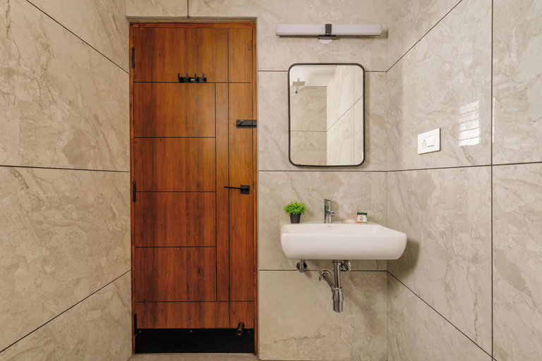 Bathroom 2, Aurum Heights by Red Olive, Bangalore