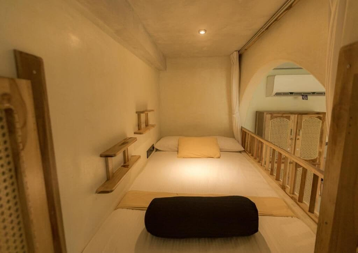 Room 4, Roaming Retreat Hostel & villa, Habaraduwa