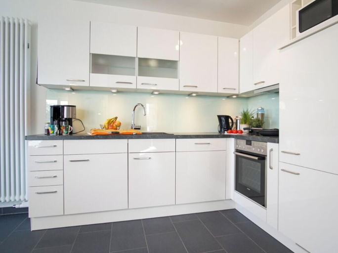 Private kitchen 2, Holiday Apartment With 2 Bedrooms, Ostholstein