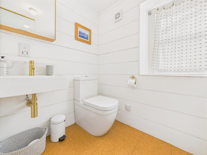 Bathroom 5, The Townhouse, Cornwall