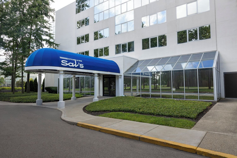 Exterior & Views 2, Embassy Suites by Hilton Cincinnati Northeast Blue Ash, Cincinnati
