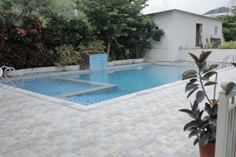 Pool 5, Olive Green Villa by Singh Home Stay, Udaipur