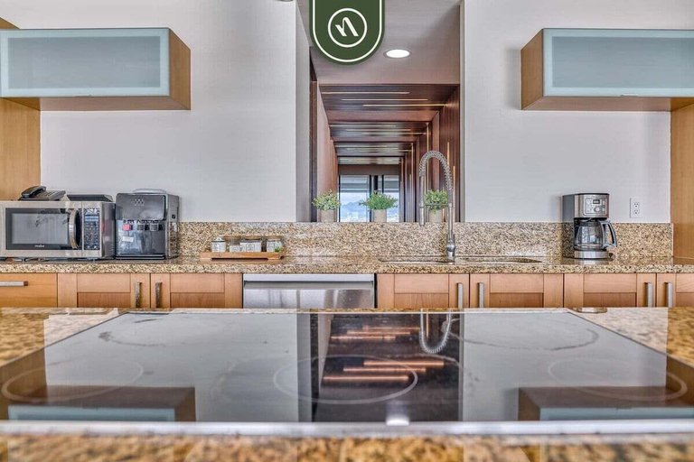 Private kitchen 3, Beachview Luxury 3 BR Condo - Pools - Beach