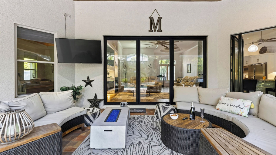 Interior 2, A Peaceful Paradise by Avantstay Screened Pool + Outdoor Kitchen + Fire Table 15 Min to 5th Ave, Collier