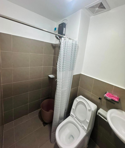 Bathroom 5, Studio Condo Staycation I The Courtyard at Scala I Taguig City, Taguig