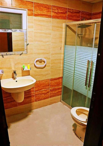 Bathroom 4, Skylight Apartments, Amman