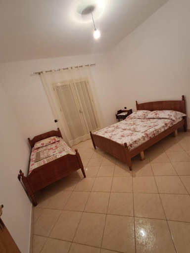 Bedroom 4, dhoma plazhi xheviti, Vlorës