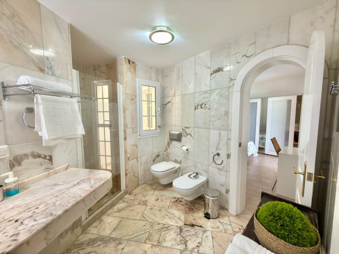 Bathroom 3, Villa Dara, Las Palmas