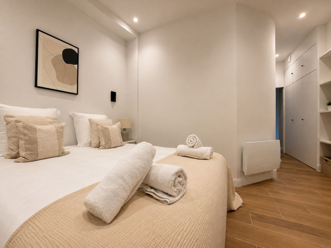 Room 4, Elegant Appartement 2 pieces au 5e, Paris