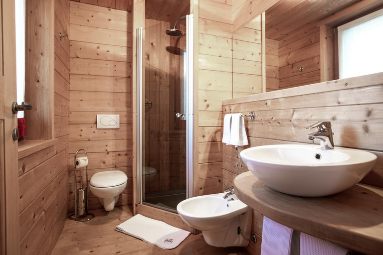 Bathroom 3, Au Rascard, Aosta