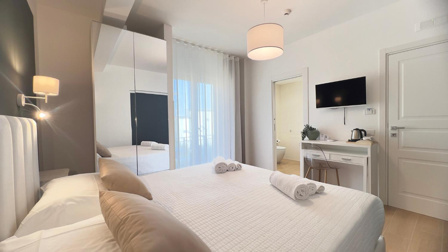 Bedroom 5, Le Sirene Rooms, Napoli
