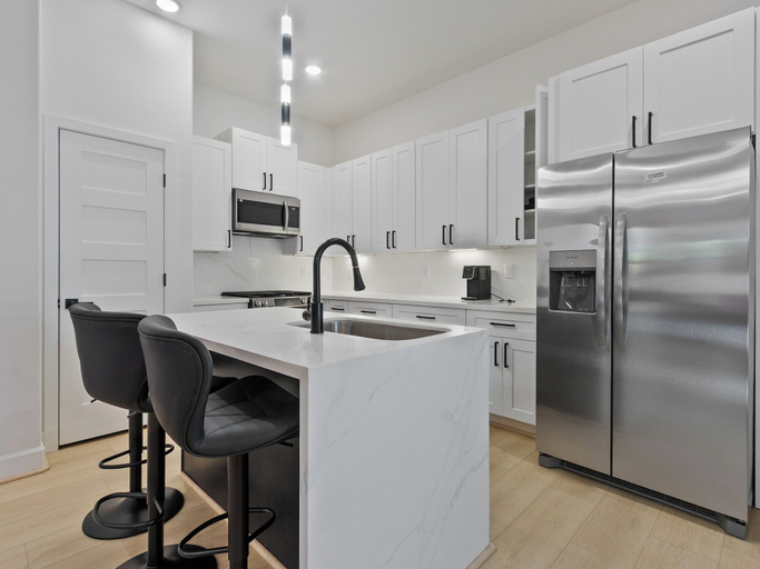 Private kitchen 2, Oma Cozy Homes, Houston